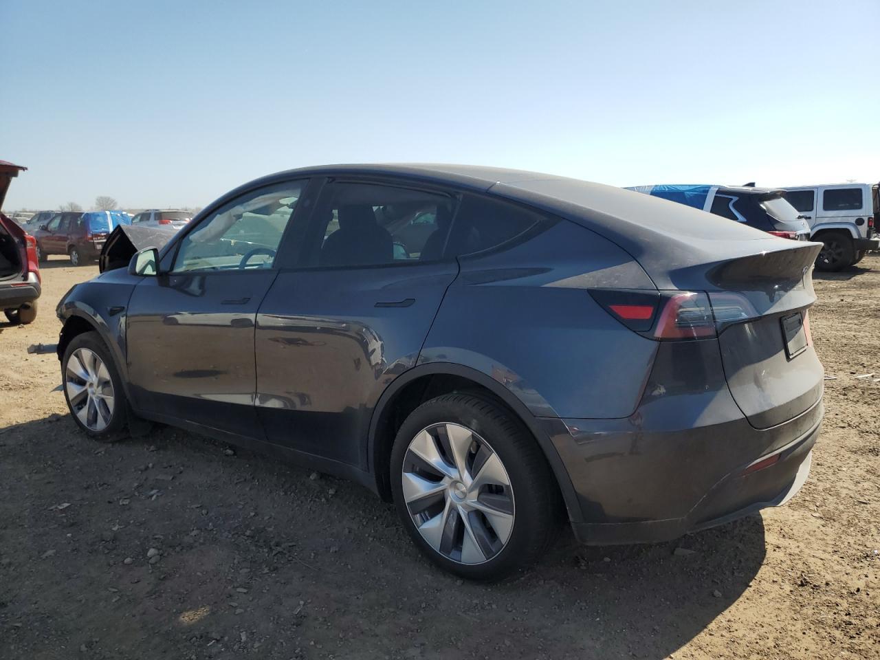 2024 Tesla Model Y - Фото 2