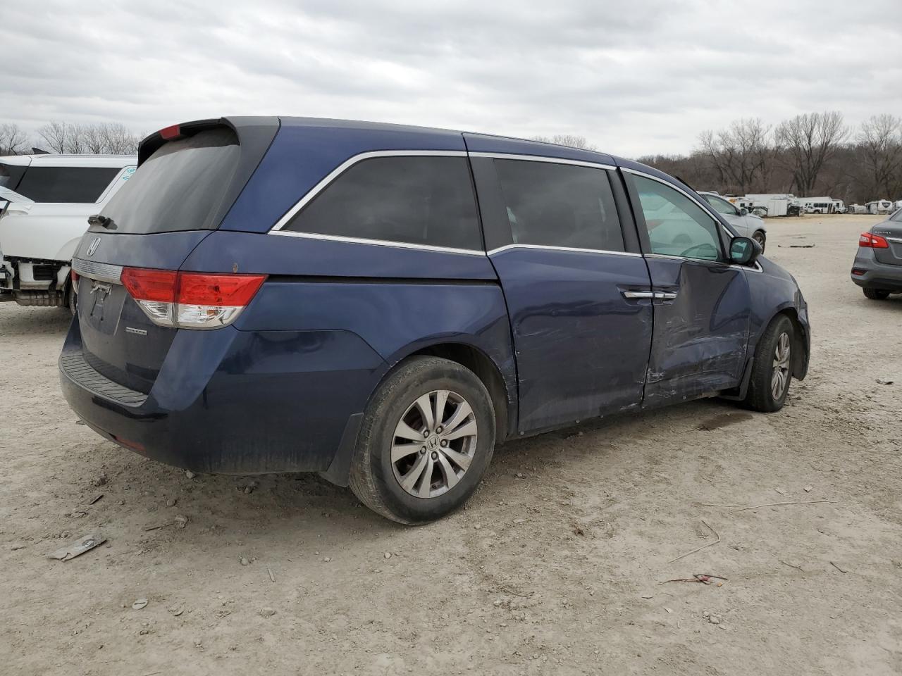 2016 Honda Odyssey Se - Фото 3