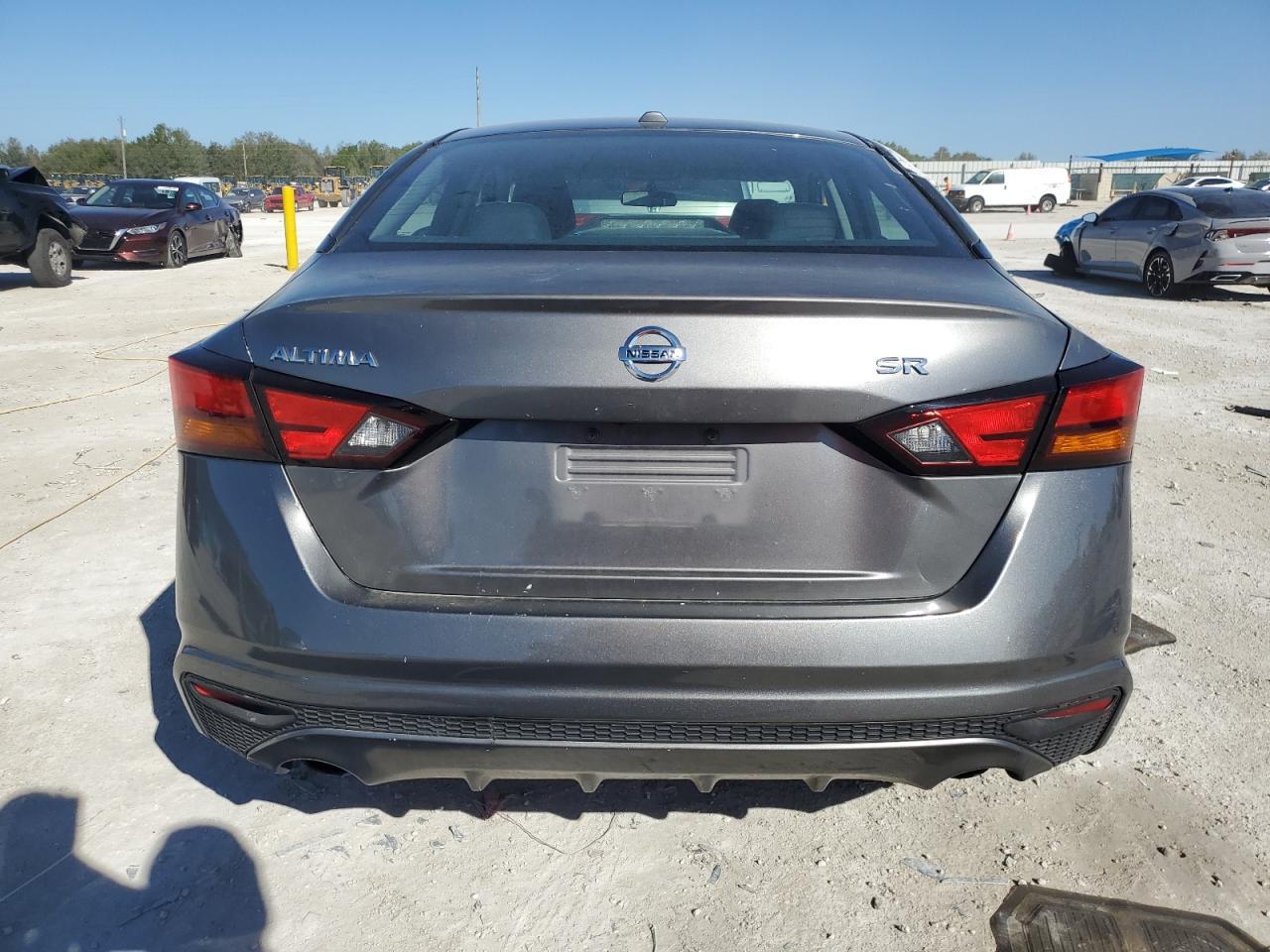 2019 Nissan Altima S - Фото 6