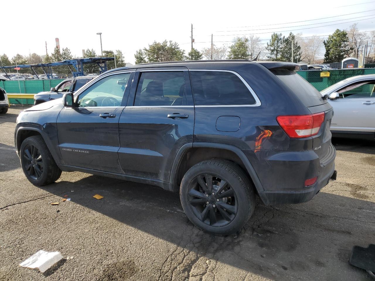 2013 Jeep Grand Cherokee Laredo - Фото 2