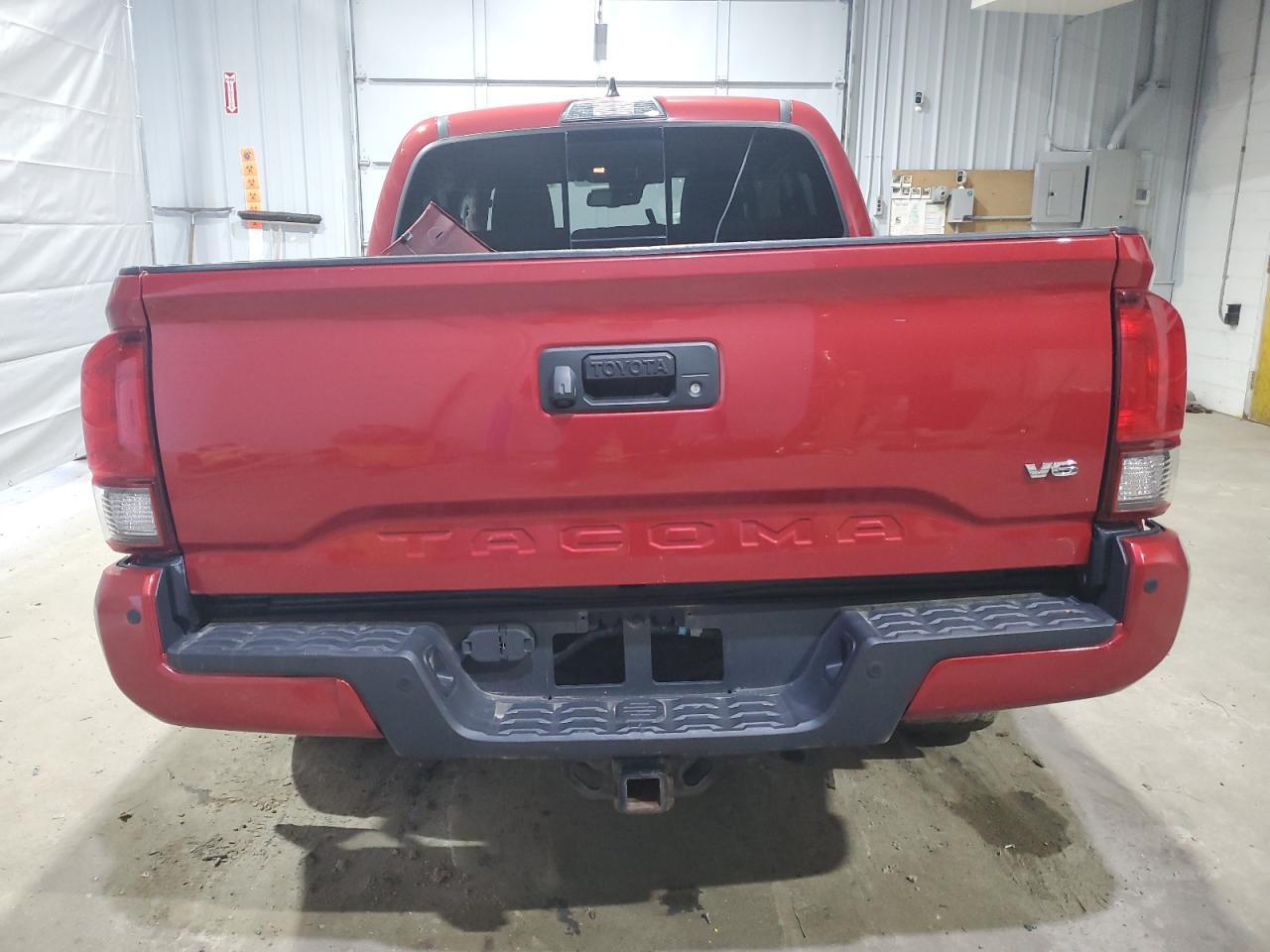 2018 Toyota Tacoma Double Cab - Image 6