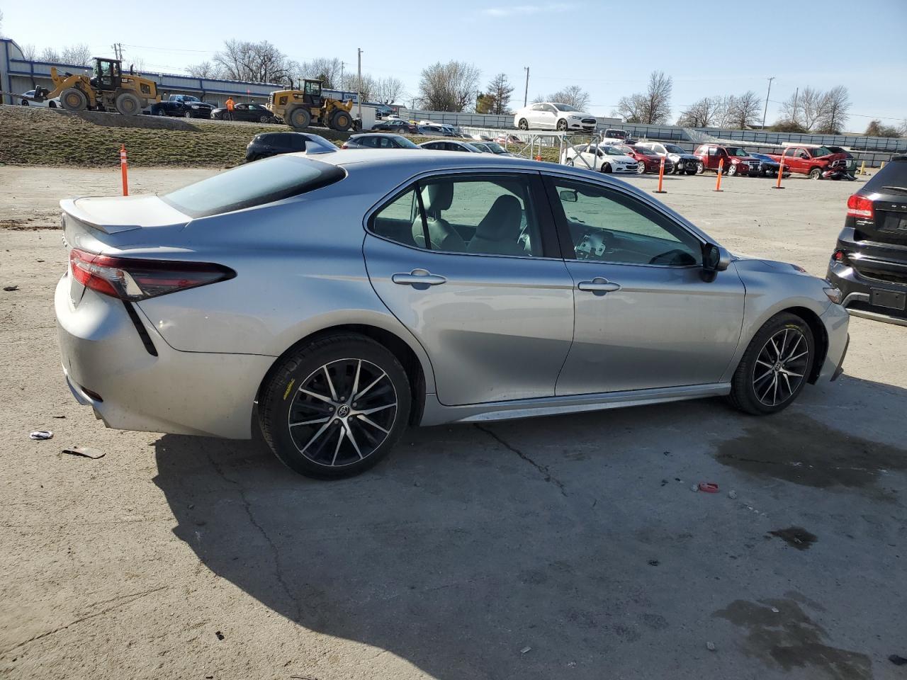 2021 Toyota Camry Se - Image 3