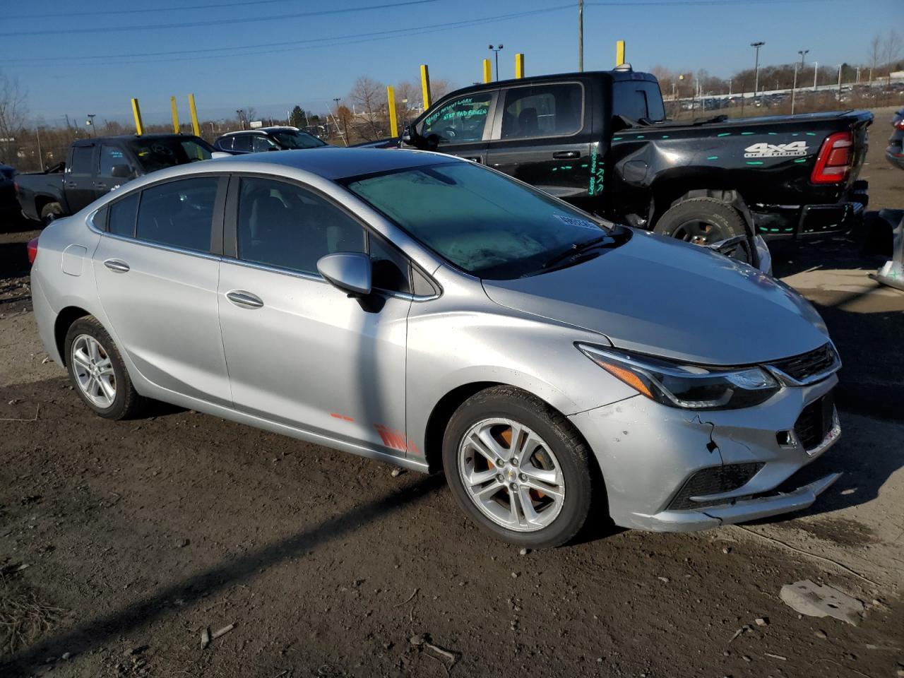 2018 Chevrolet Cruze Lt - Фото 4