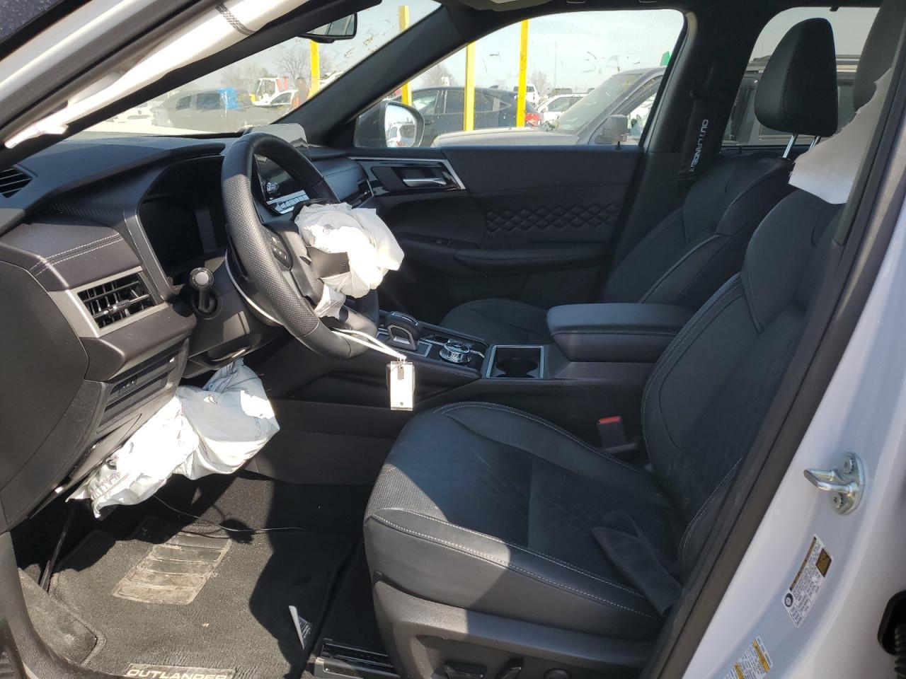 2024 Mitsubishi Outlander Sel - Image 7