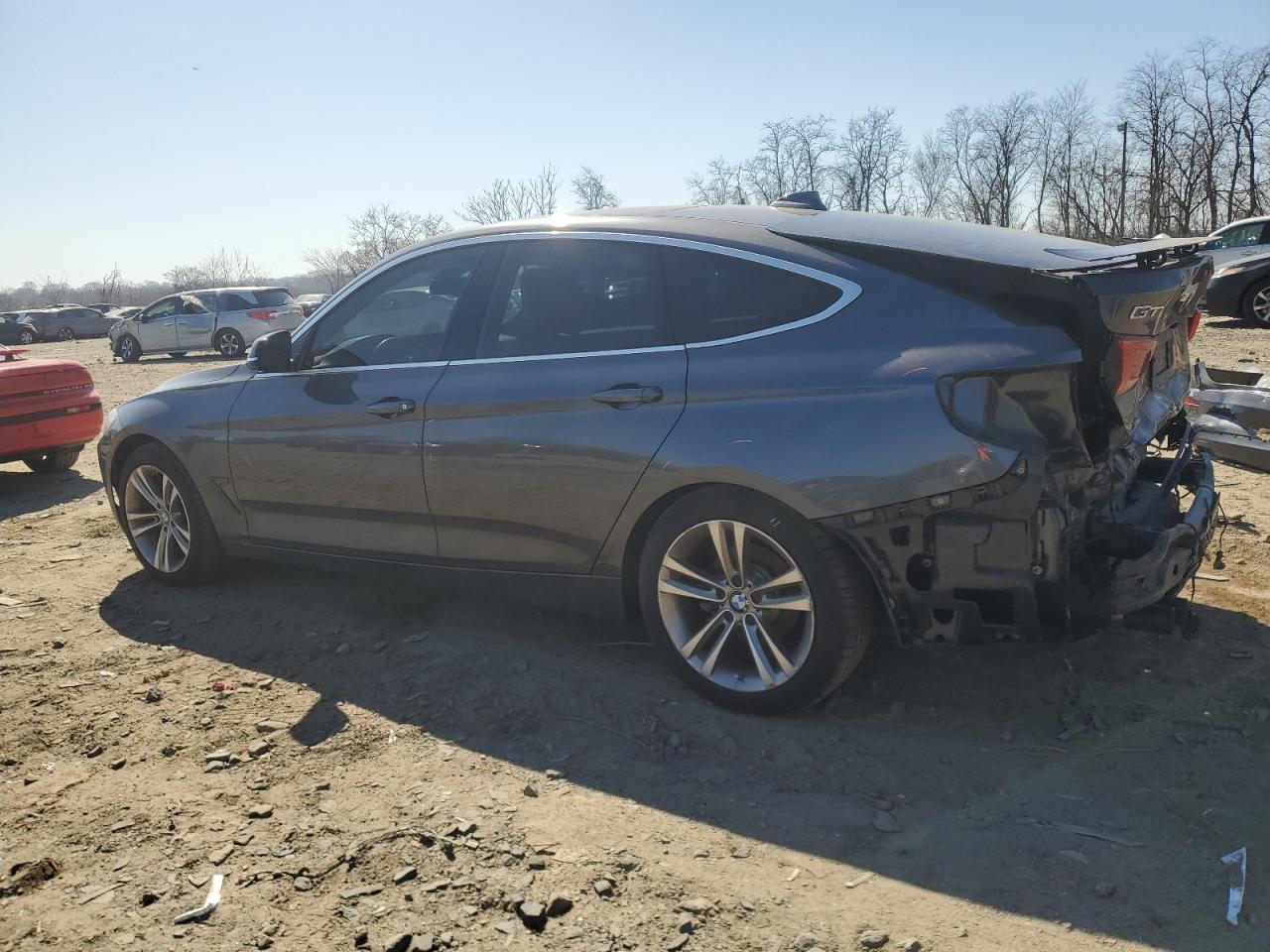 2018 BMW 330 Xigt - Фото 2