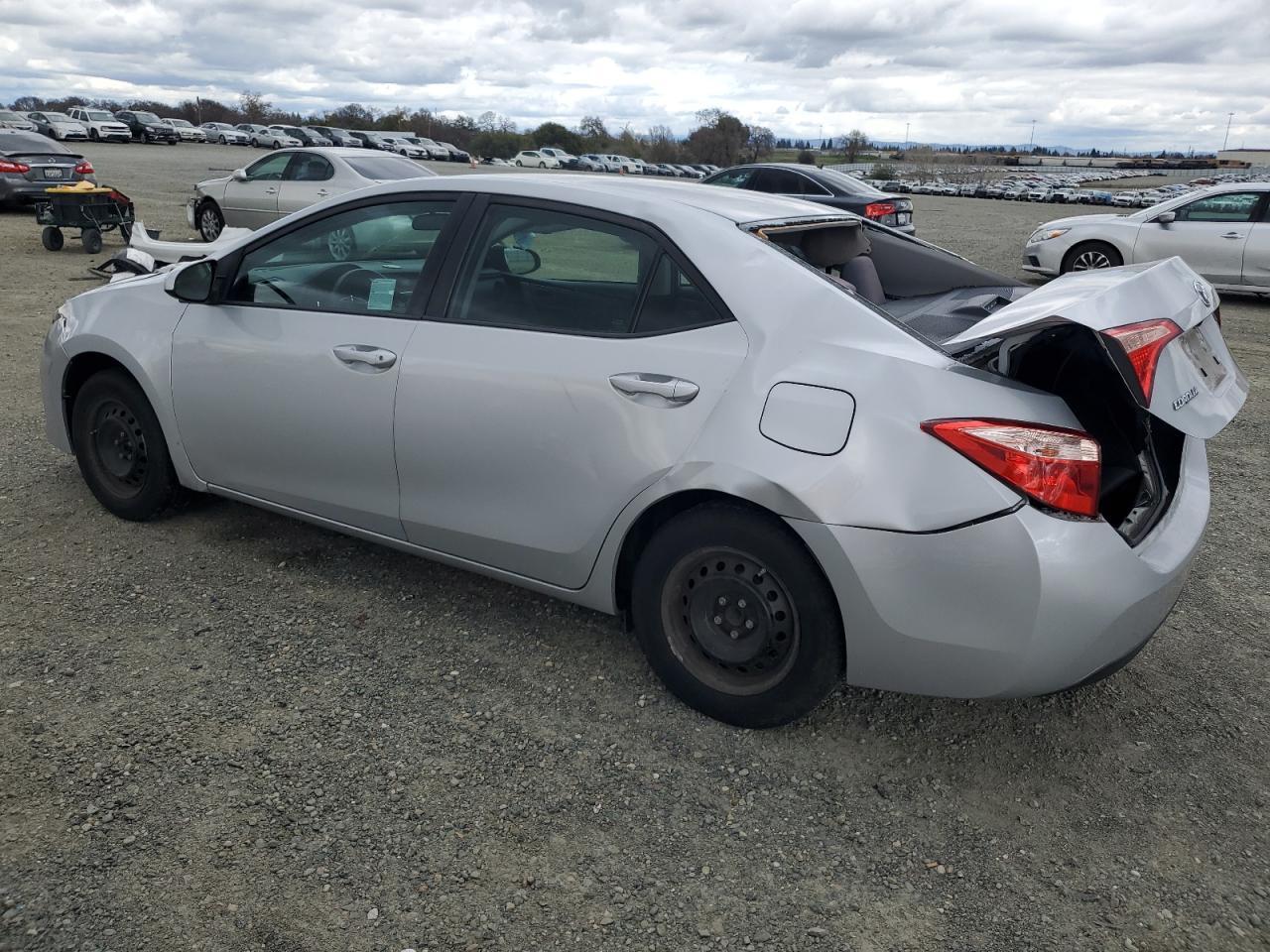 2017 Toyota Corolla L - Фото 2