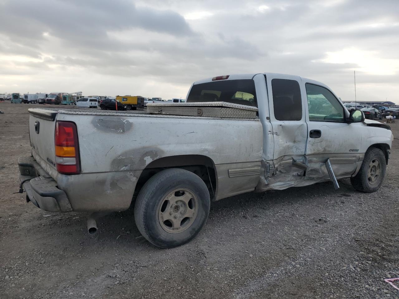 2000 Chevrolet Silverado C1500 - Фото 3