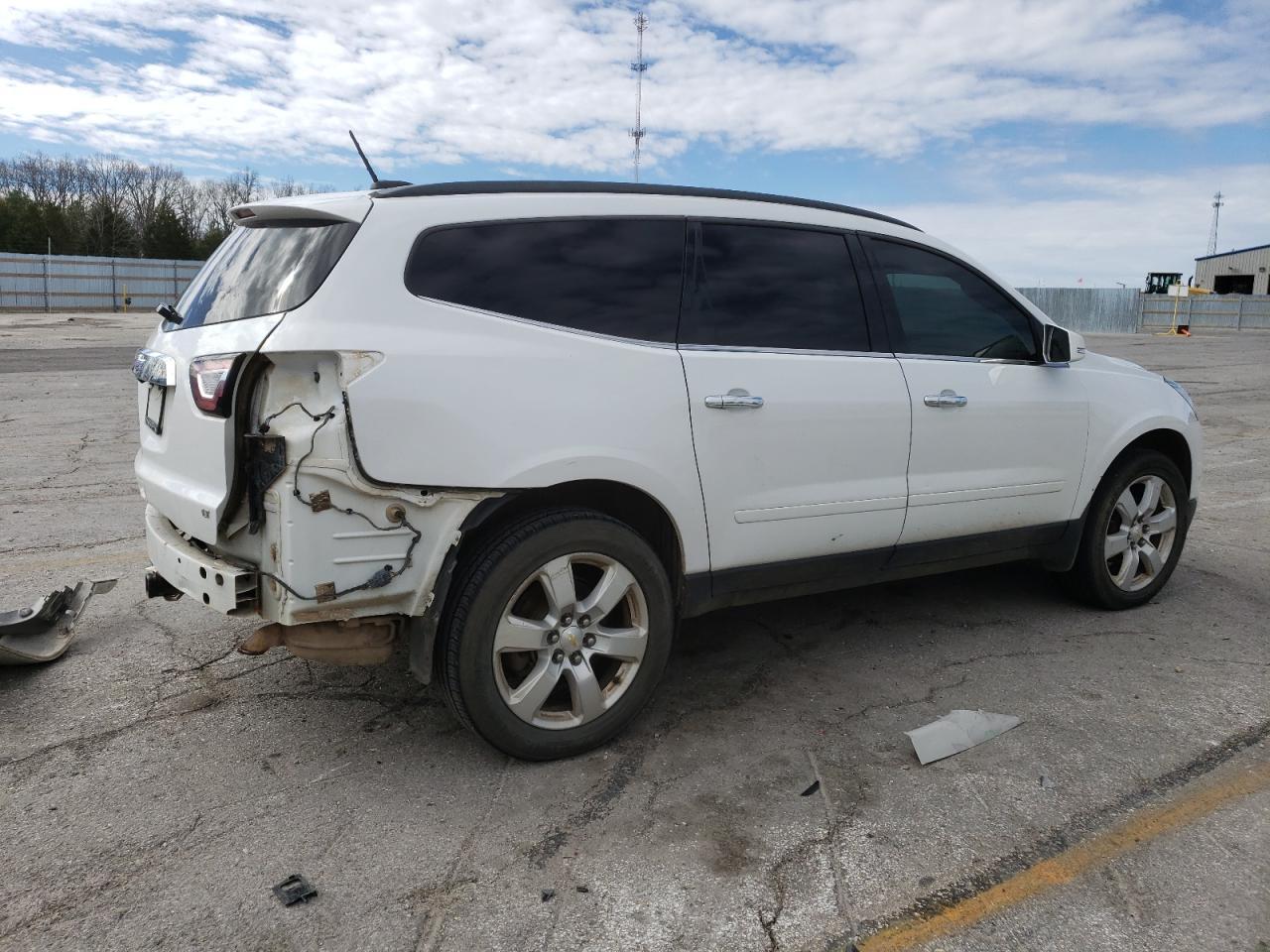 2017 Chevrolet Traverse Lt - Image 3