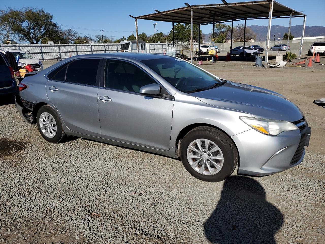 2015 Toyota Camry Le - Фото 4