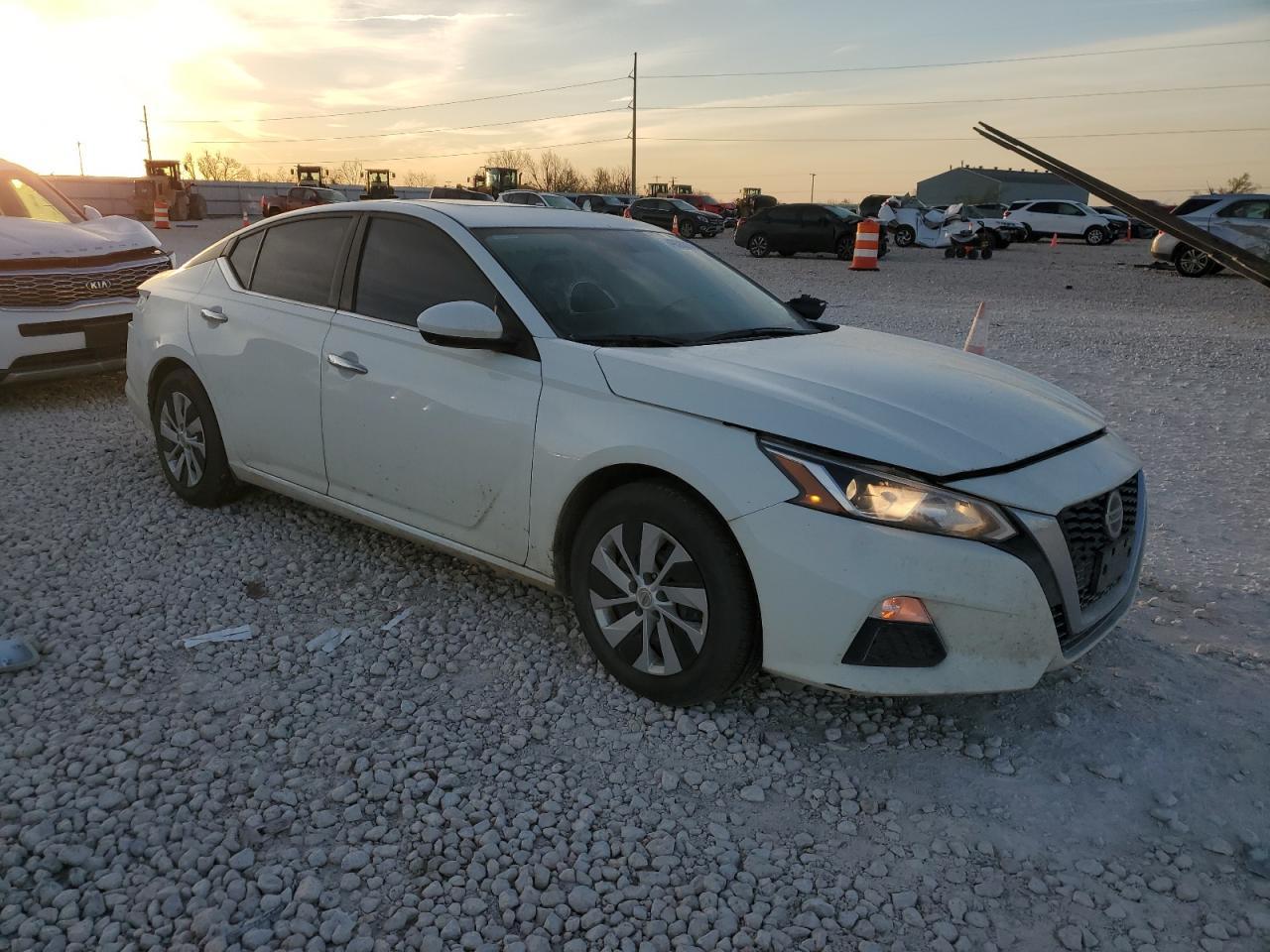 2020 Nissan Altima S - Фото 4