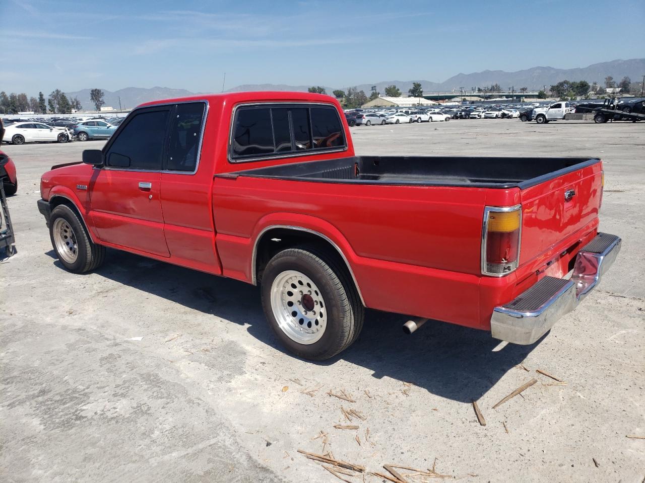 1991 Mazda B2200 Cab Plus - Фото 2