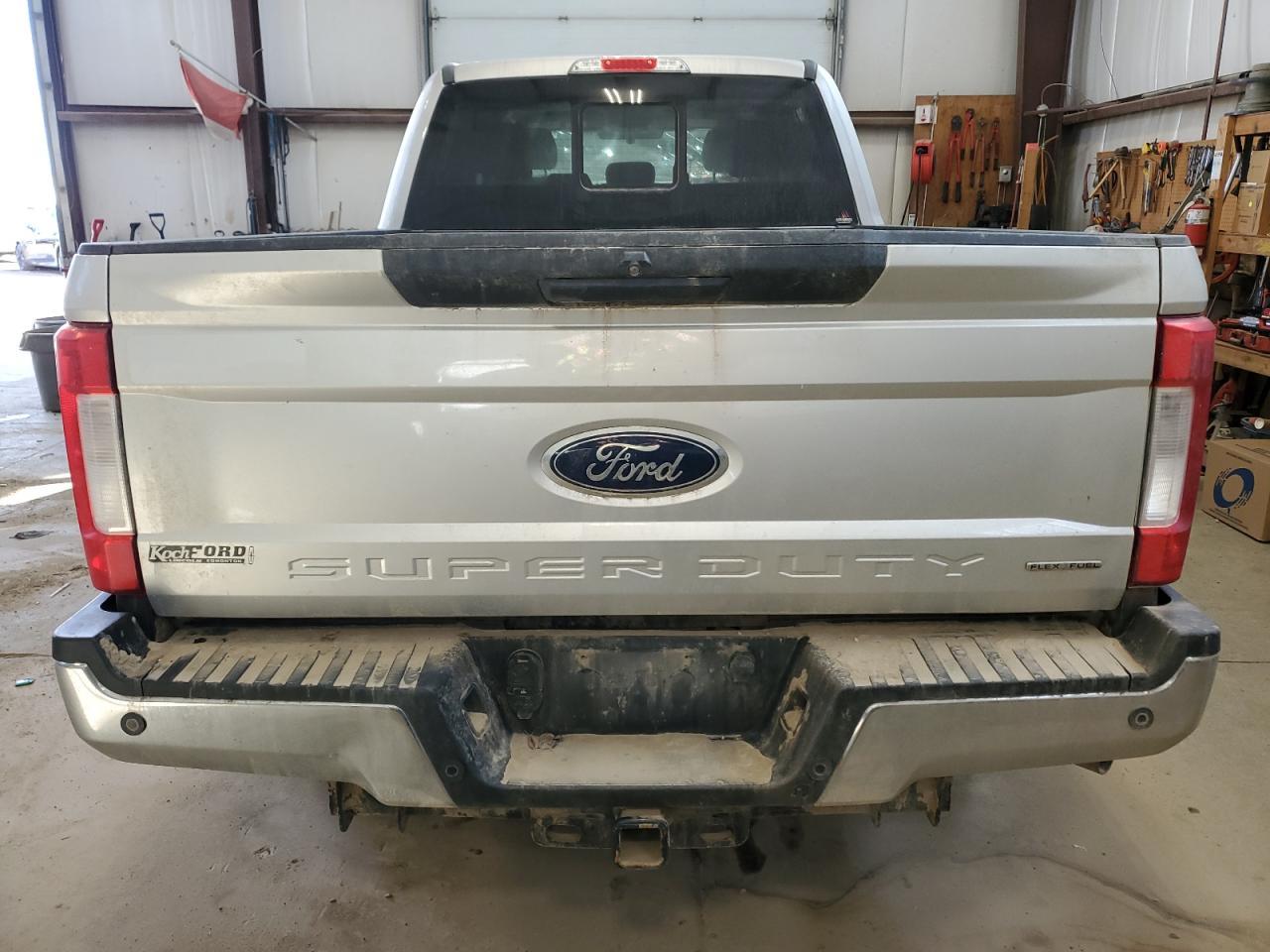 2018 Ford F250 Super Duty - Фото 6