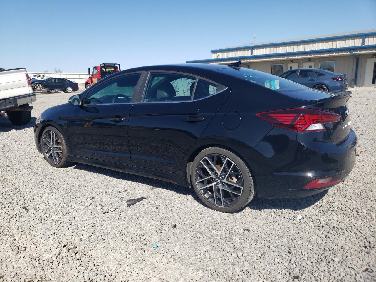 2019 Hyundai Elantra Sport - Фото 2