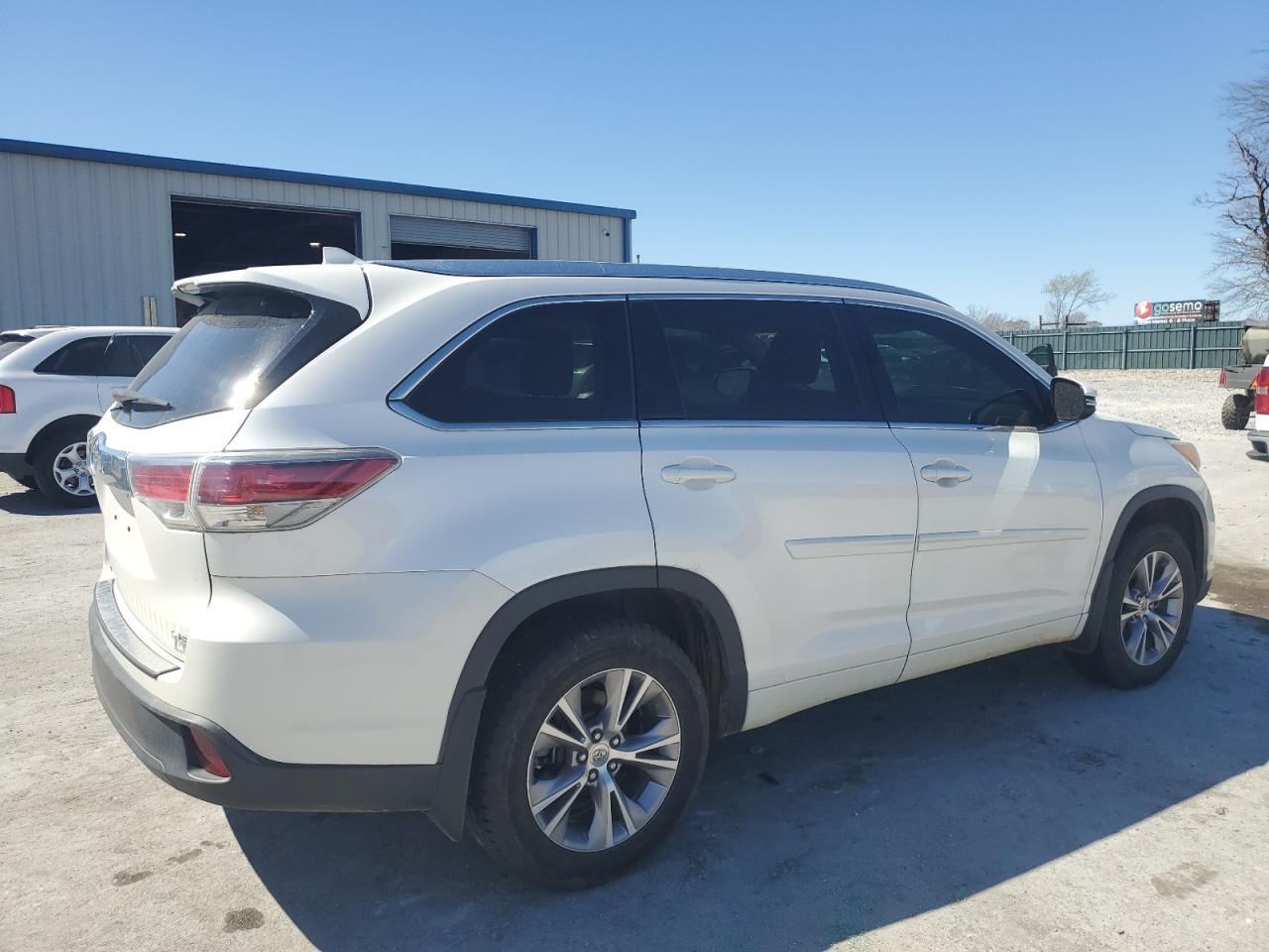 2015 Toyota Highlander Limited - Image 3