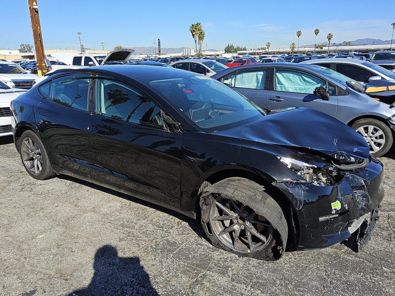 2023 Tesla Model 3 - Фото 4