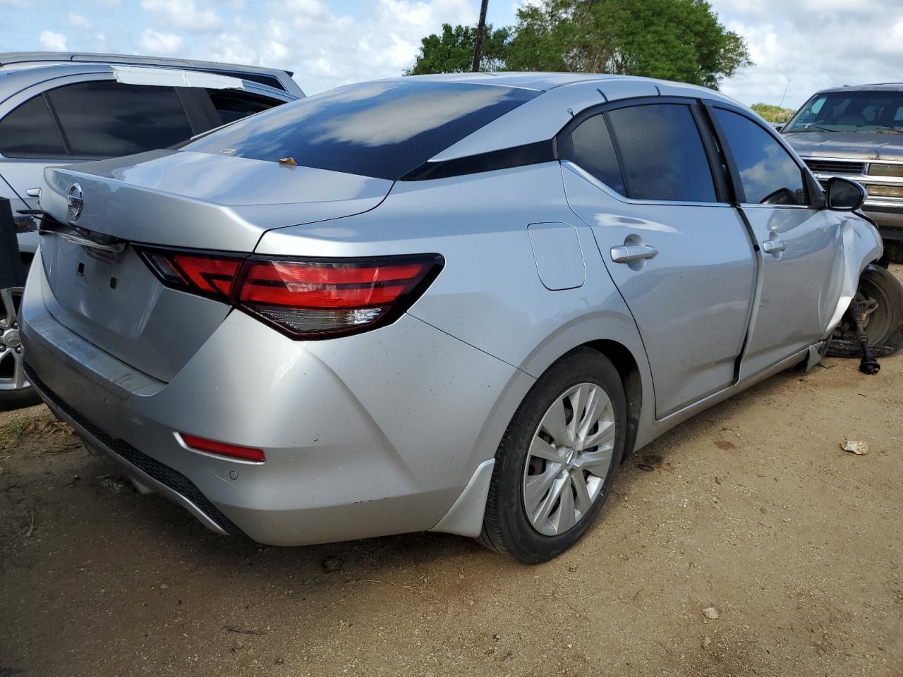 2022 Nissan Sentra S - Image 3