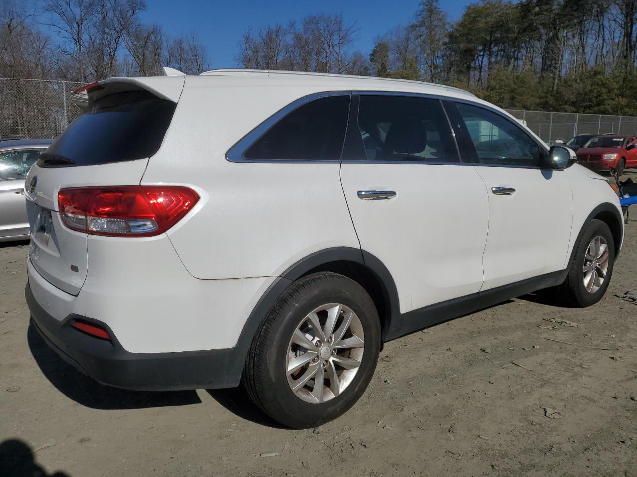 2016 Kia Sorento Lx - Image 3