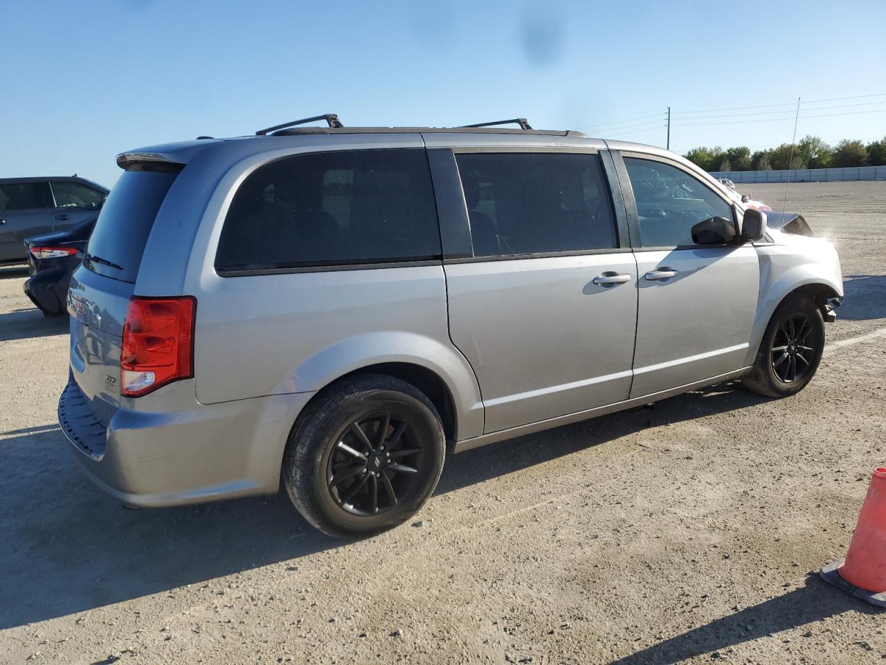 2019 Dodge Grand Caravan Gt - Image 3