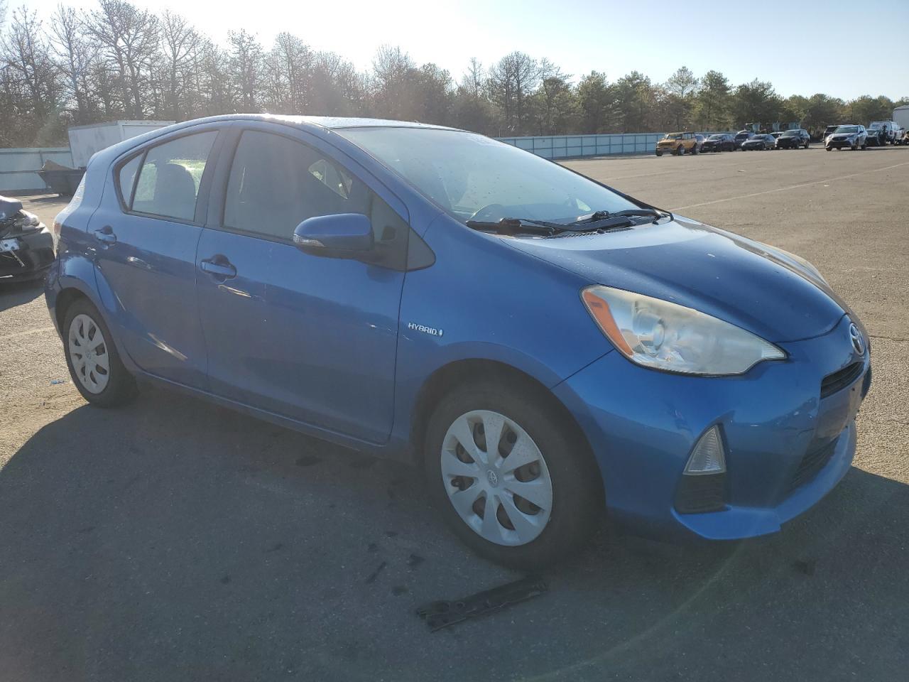 2013 Toyota Prius C - Image 4