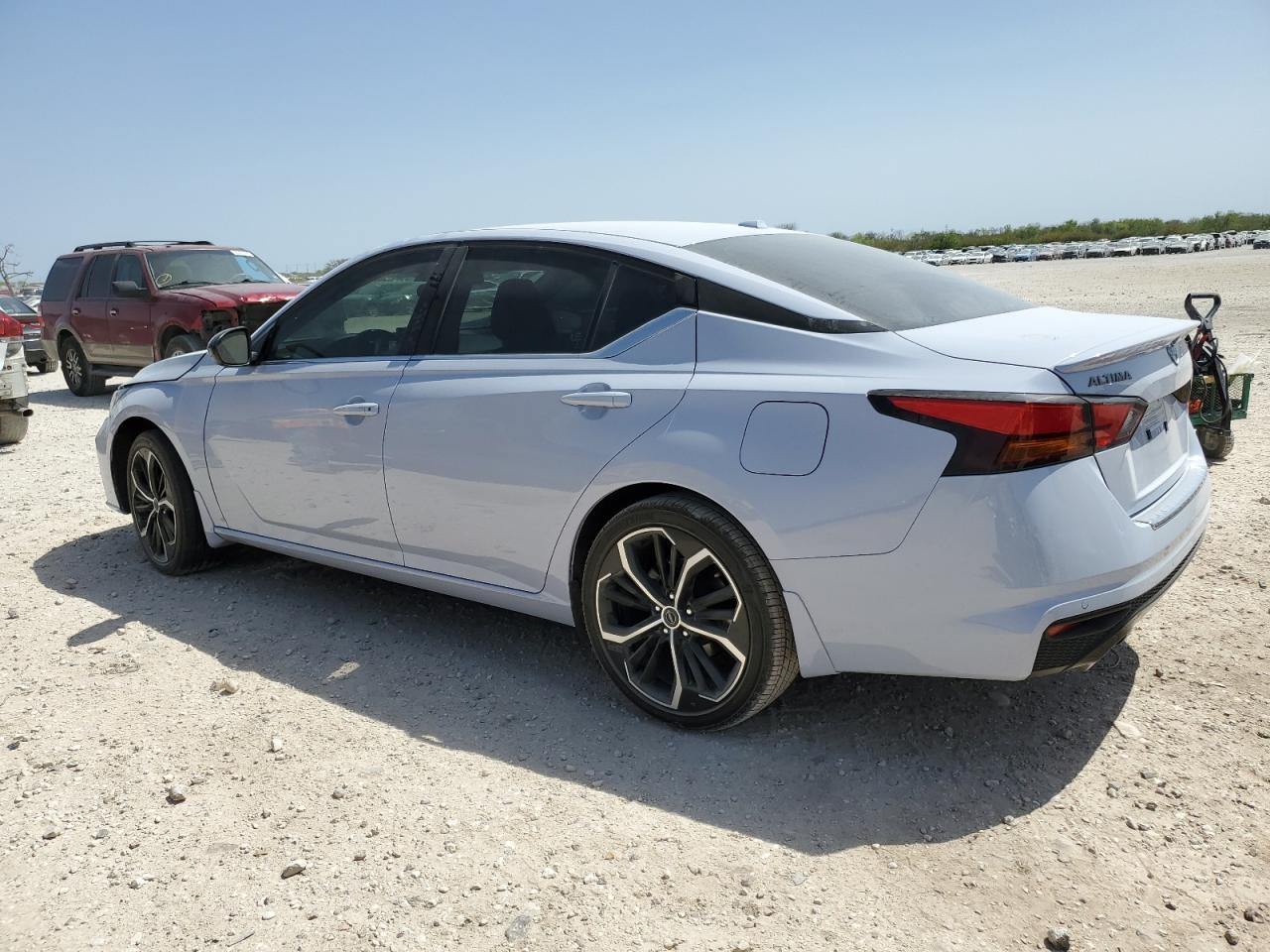 2023 Nissan Altima Sr - Image 2