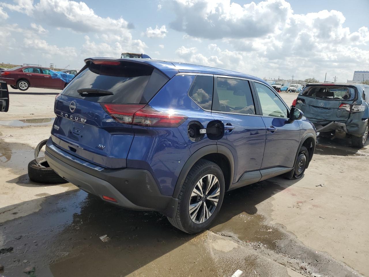 2023 Nissan Rogue Sv - Фото 3