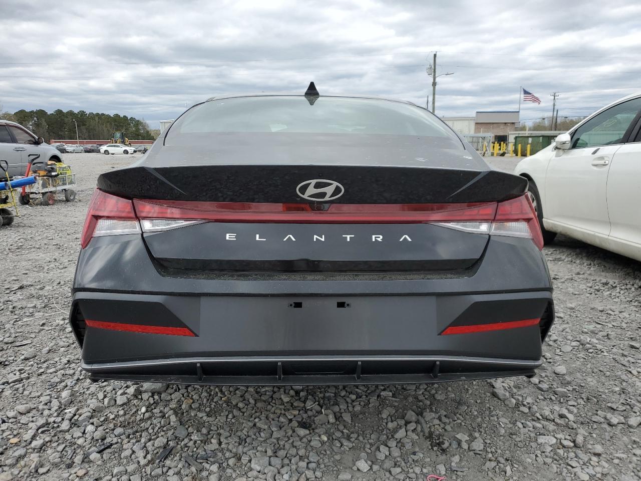 2024 Hyundai Elantra Sel - Image 6