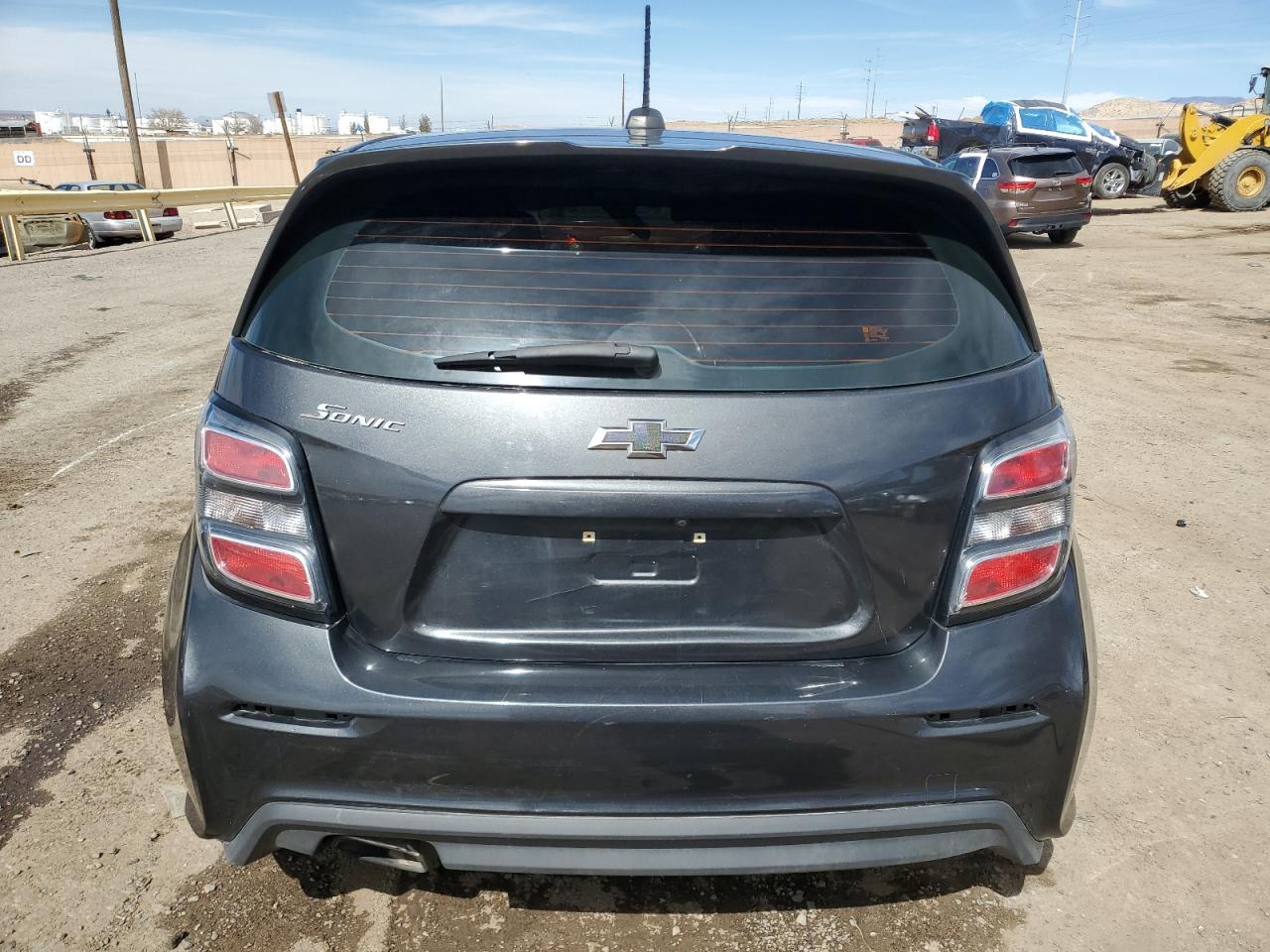 2018 Chevrolet Sonic Lt - Image 6