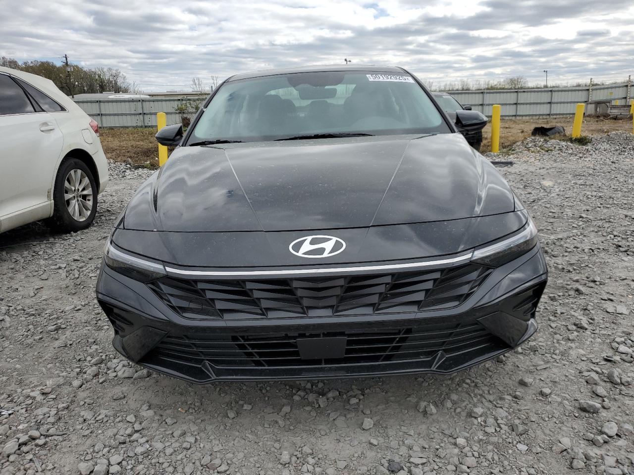 2024 Hyundai Elantra Sel - Image 5
