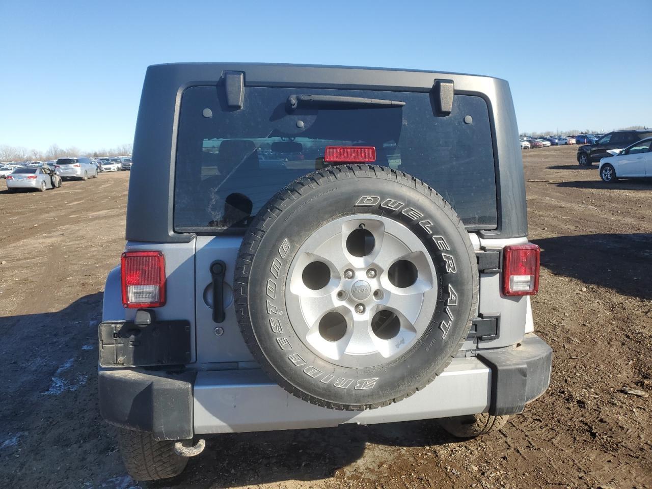 2015 Jeep Wrangler Sahara - Фото 6