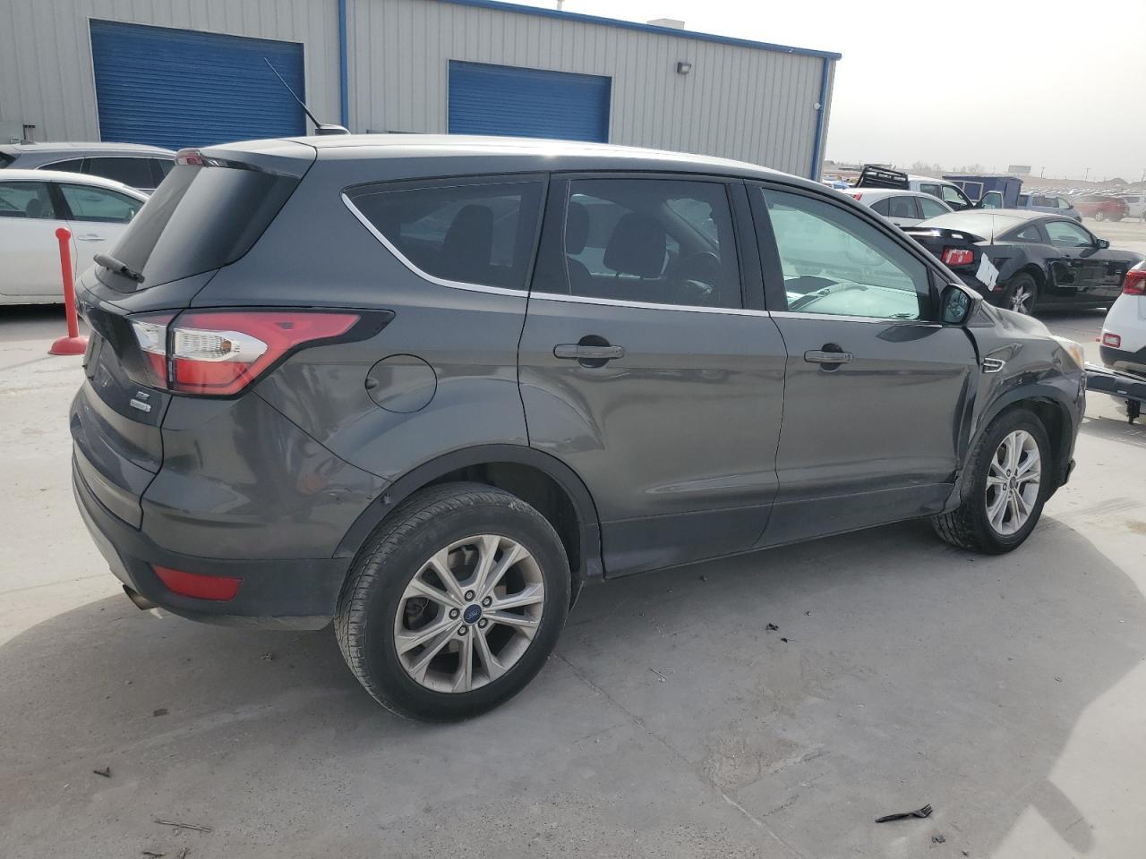 2017 Ford Escape Se - Фото 3
