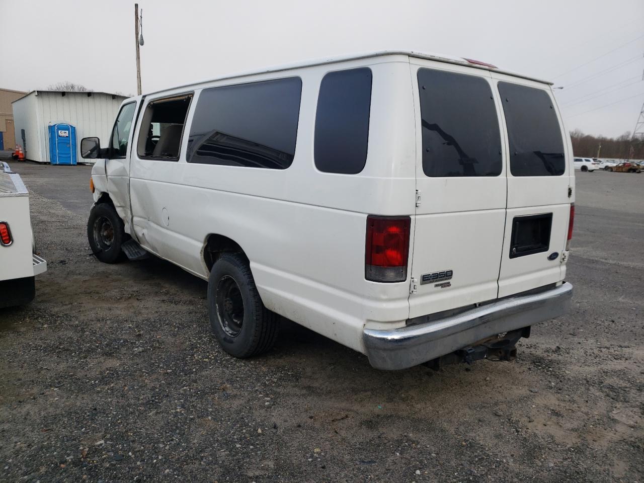 2007 Ford Econoline E350 Super Duty Wagon - Фото 2