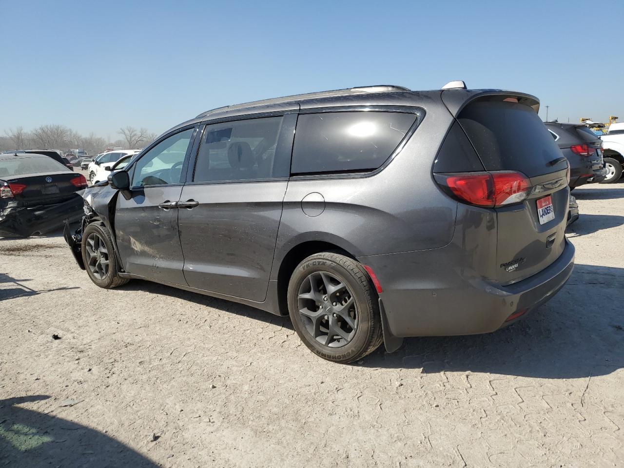 2020 Chrysler Pacifica Limited - Фото 2