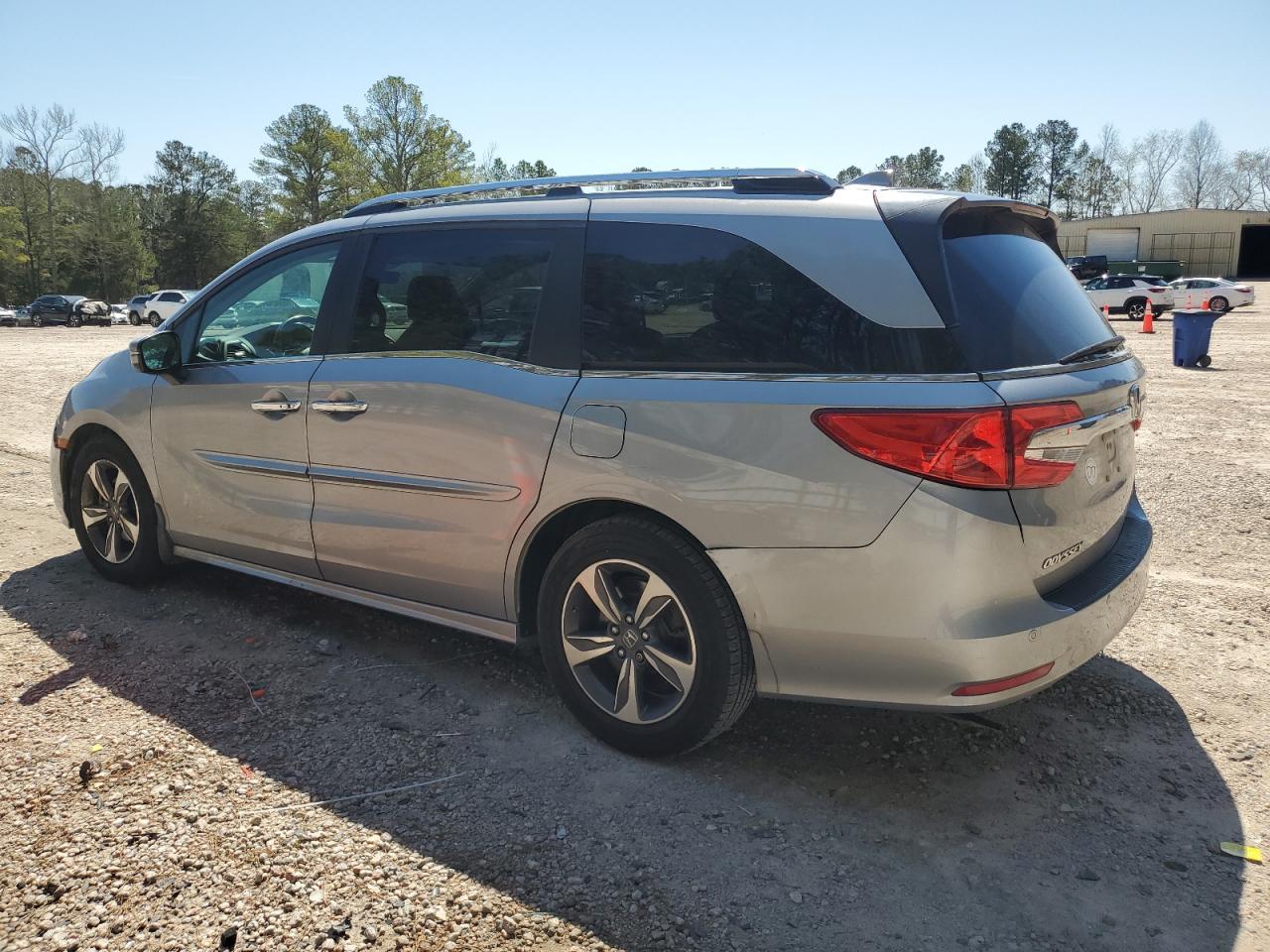 2018 Honda Odyssey Touring - Фото 2