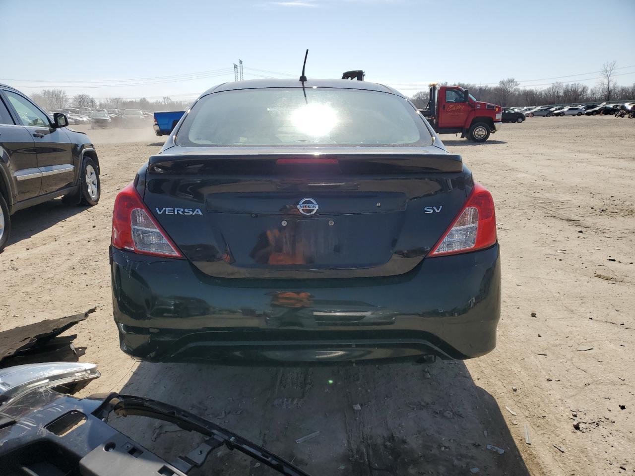 2018 Nissan Versa S - Фото 6