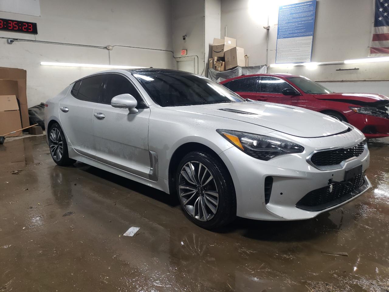 2018 Kia Stinger Premium - Фото 4