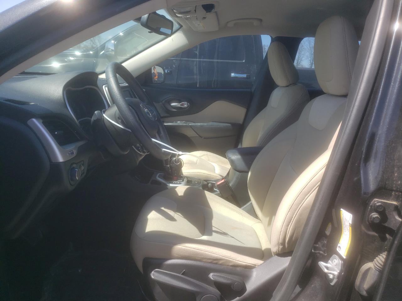 2015 Jeep Cherokee Sport - Image 7