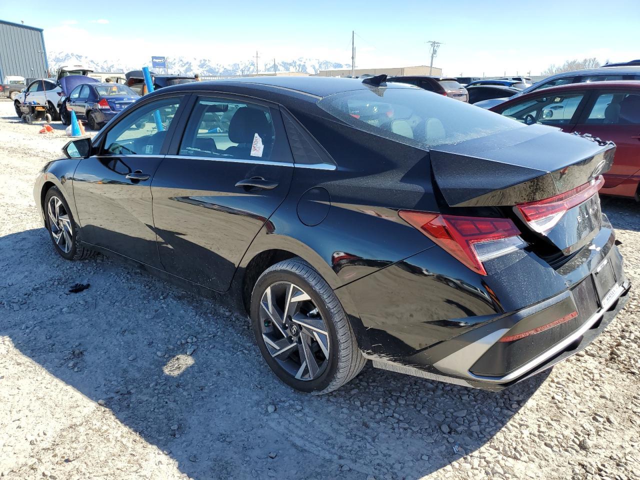 2025 Hyundai Elantra Limited - Фото 2