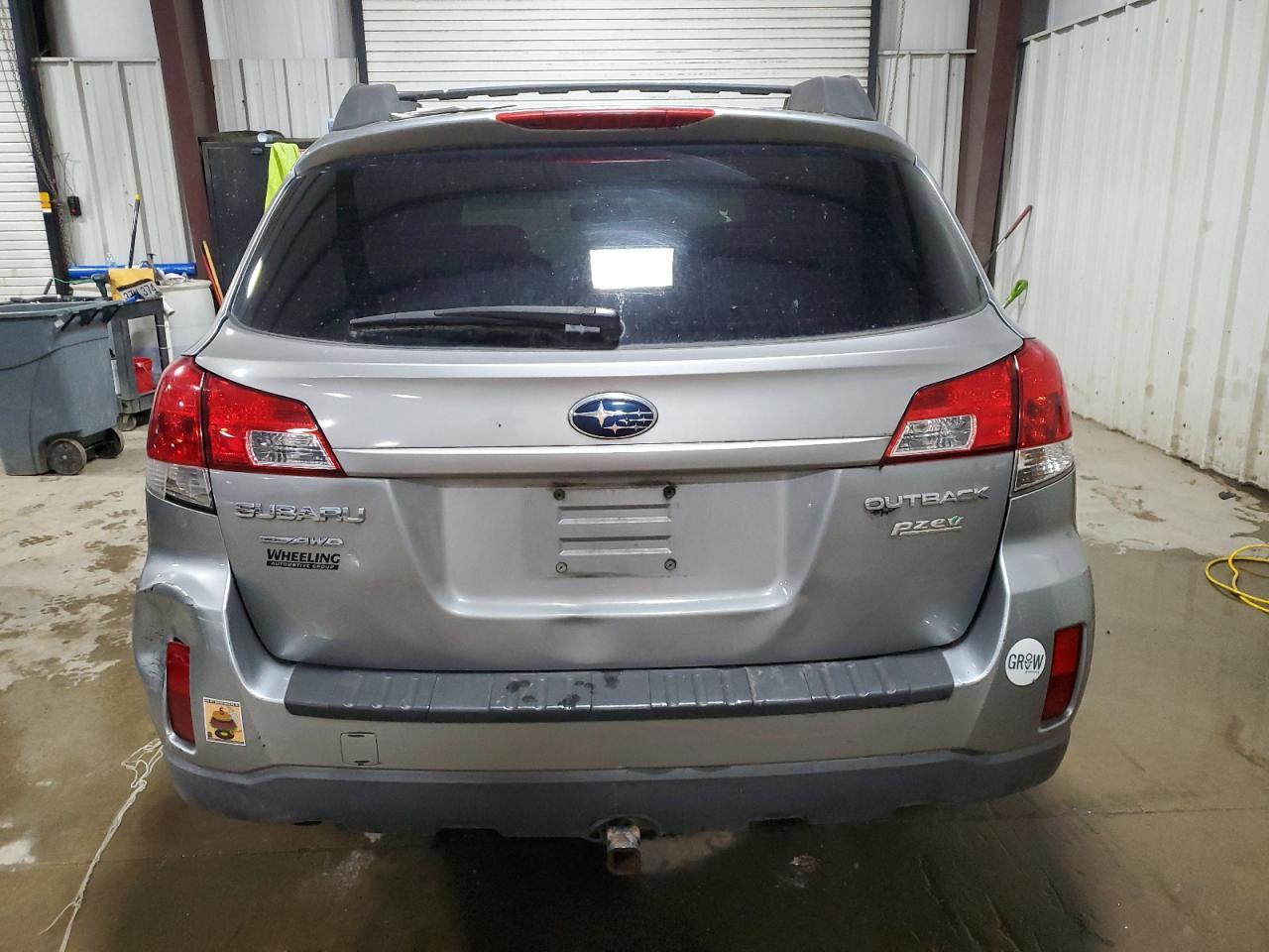 2011 Subaru Outback 2.5I Premium - Image 6