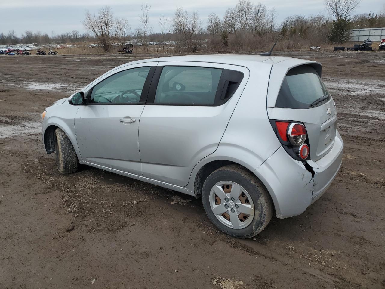 2013 Chevrolet Sonic Ls - Фото 2