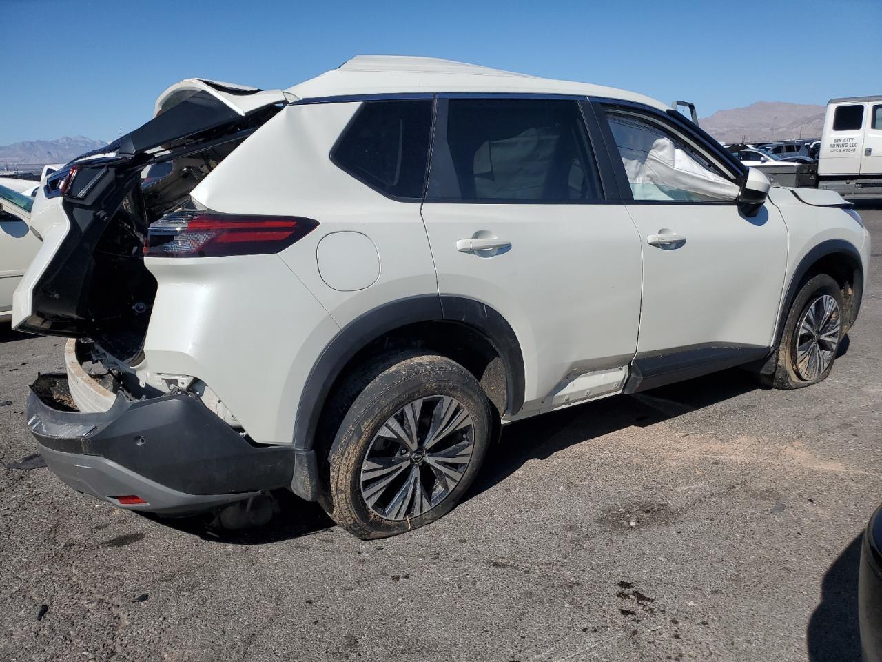2023 Nissan Rogue Sv - Фото 3
