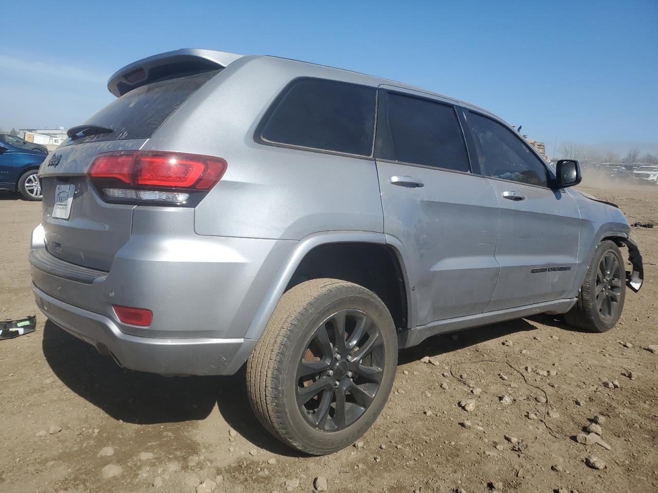 2021 Jeep Grand Cherokee Laredo - Image 3