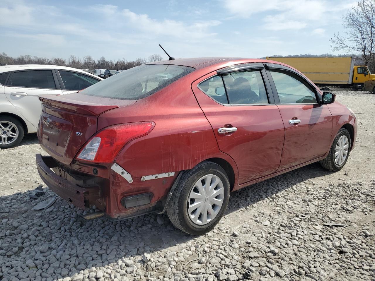 2017 Nissan Versa S - Фото 3