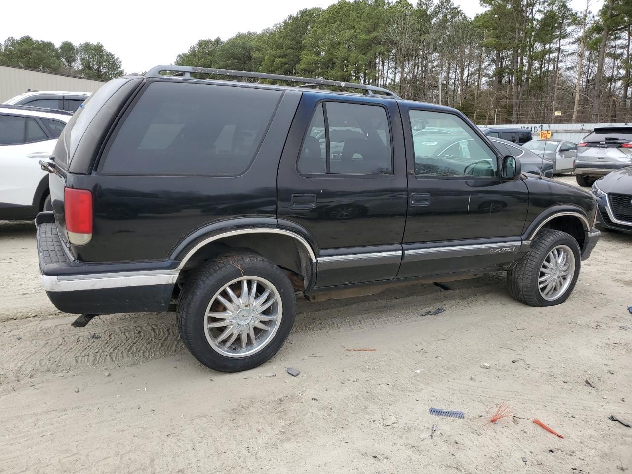 1997 Chevrolet Blazer - Image 3