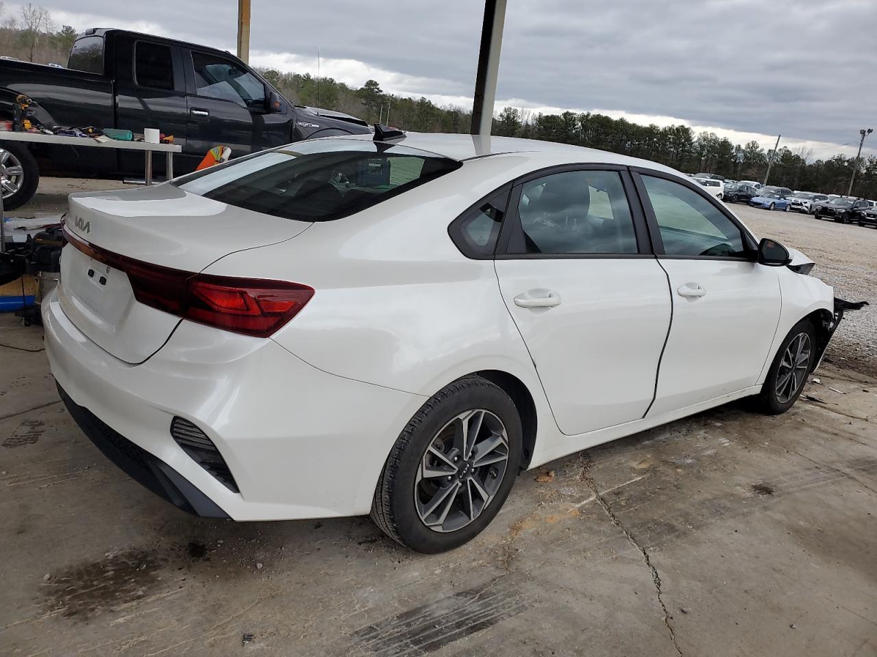 2023 Kia Forte Lx - Image 3