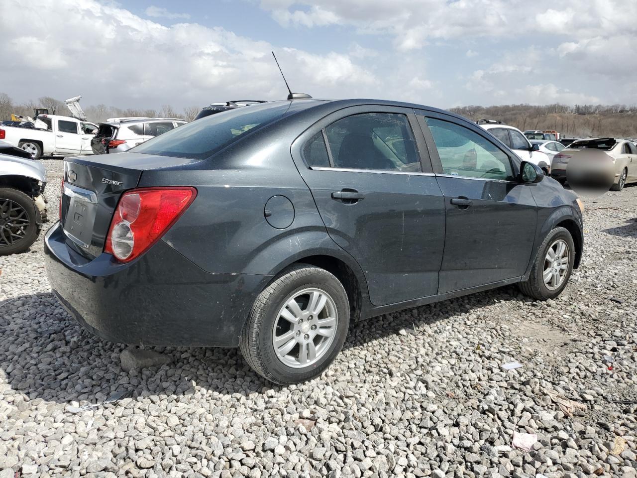 2015 Chevrolet Sonic Lt - Фото 3