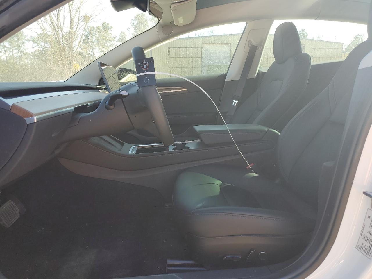 2023 Tesla Model 3 - Image 7
