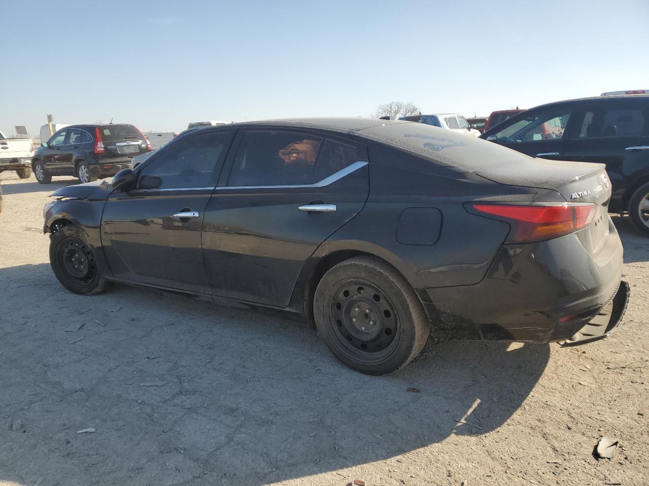 2020 Nissan Altima S - Фото 2