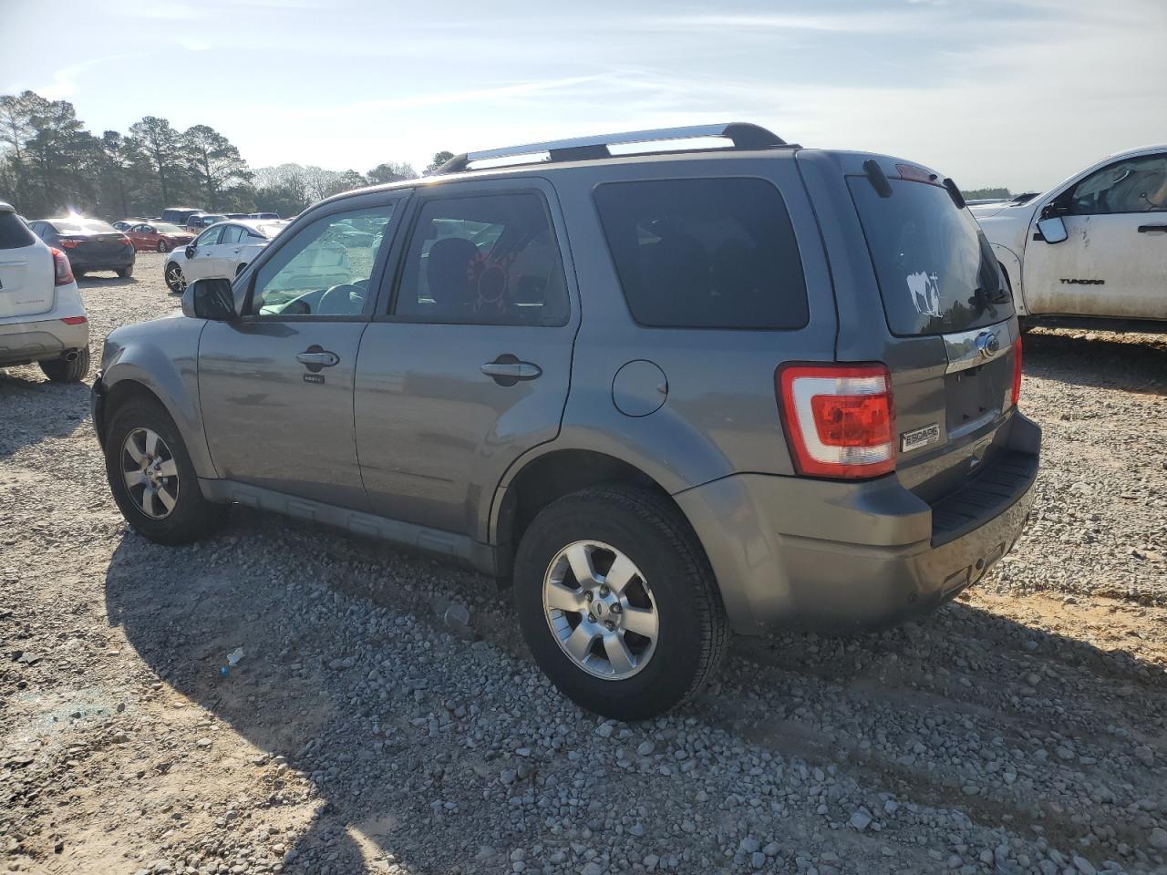 2011 Ford Escape Limited - Фото 2