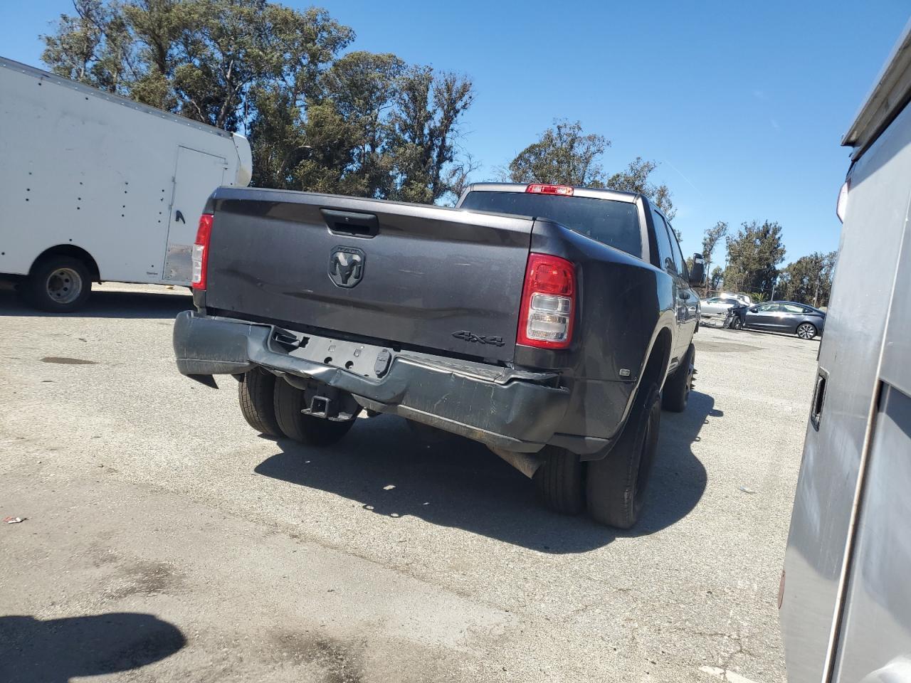 2023 Ram 3500 Tradesman - Фото 3