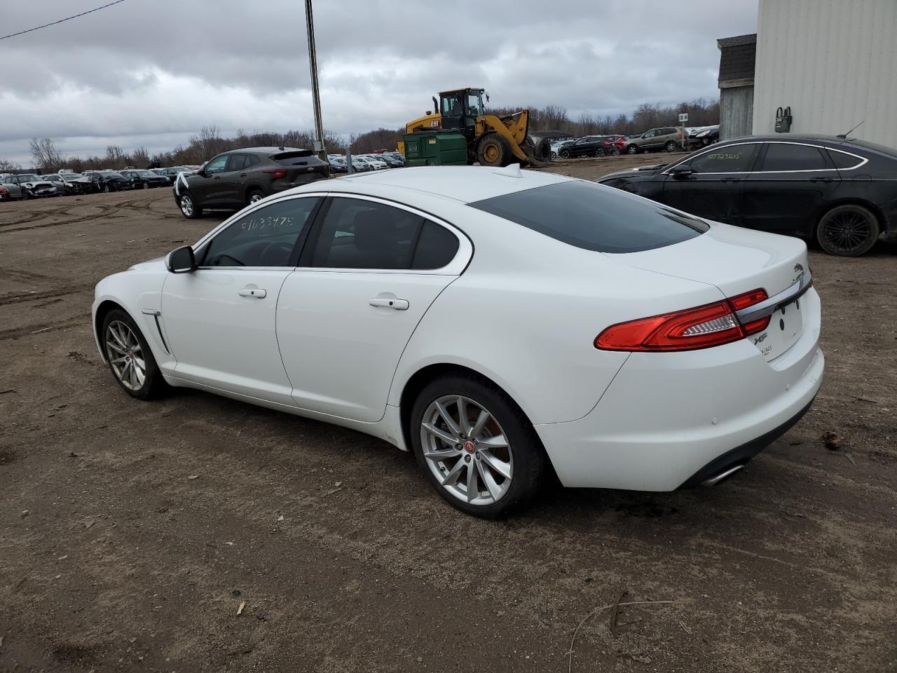 2015 Jaguar Xf 2.0T Premium - Фото 2